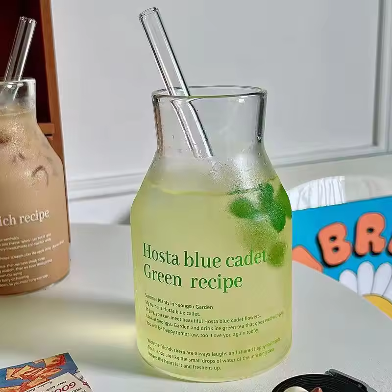 لیوان شیشه‌ای نی دار ظرفیت 450 میلی‌لیتر